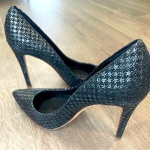 Ellie Tahari Black + Metallic Pump / size 37